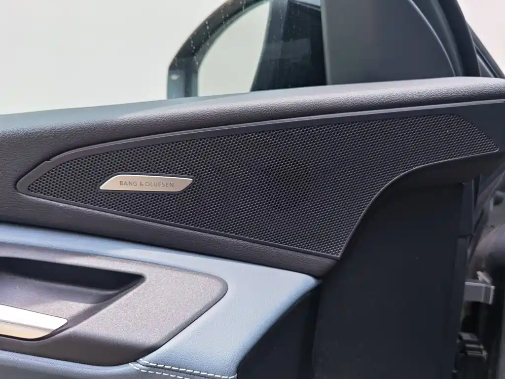 Audi Q6L E-Tron 2025 — фото 11
