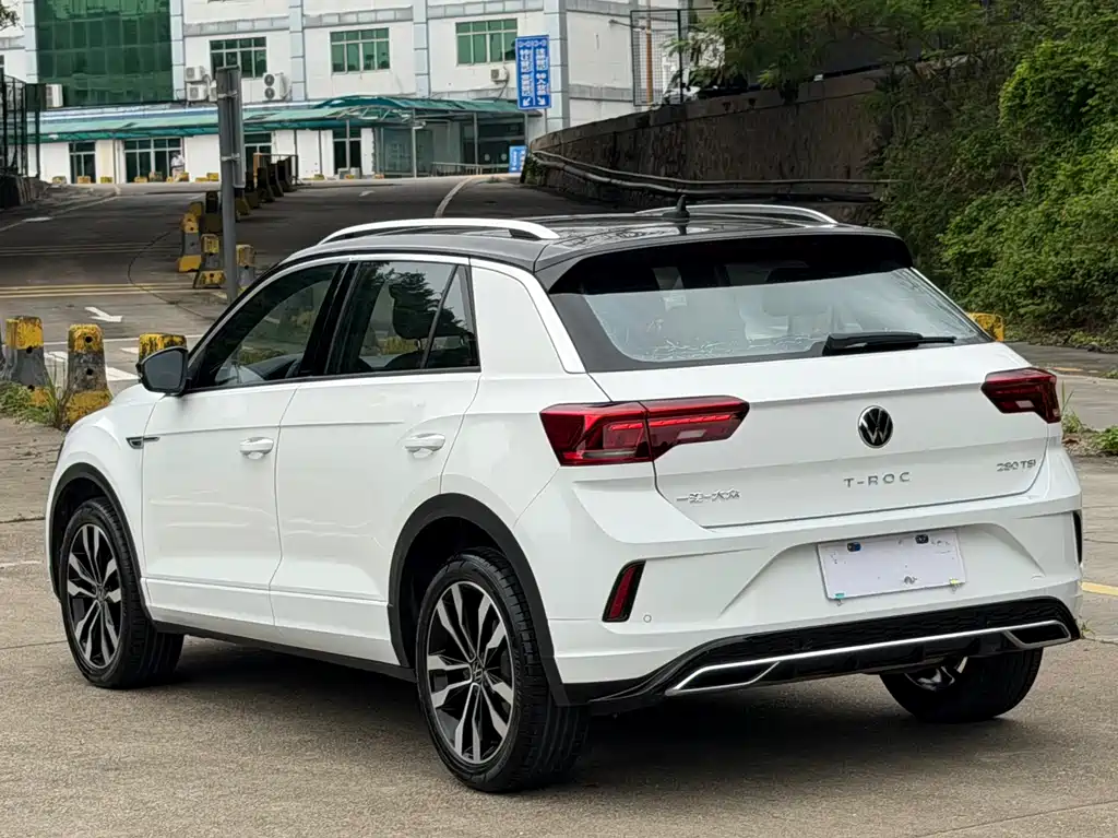 Volkswagen T-Roc 2023 — фото 3