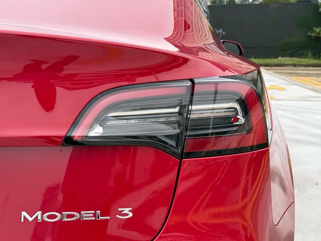 Tesla Model 3 2022 — фото 10