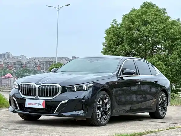 BMW 5 Series 2025