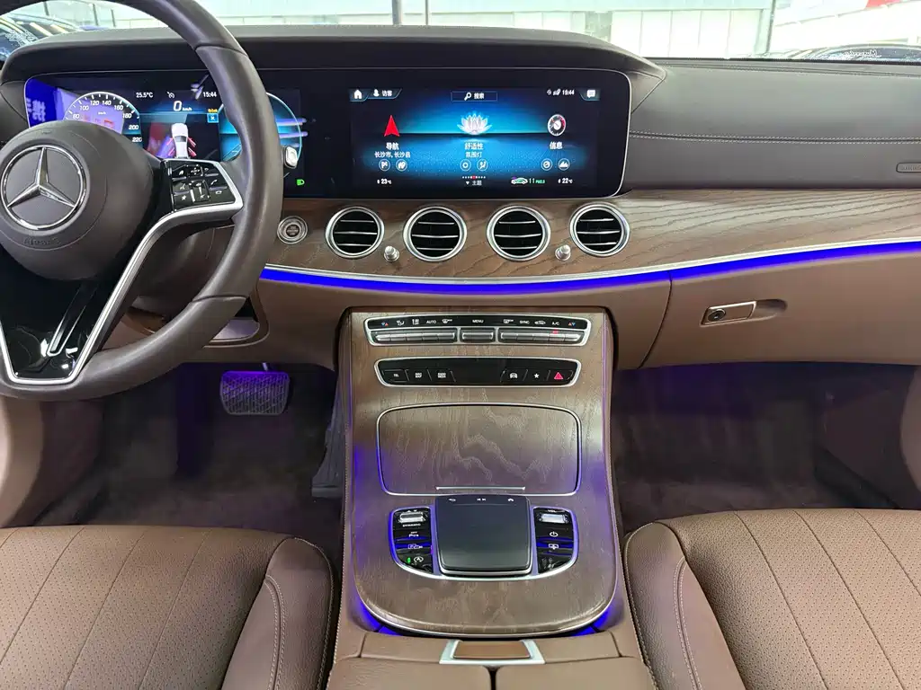 Mercedes-Benz E-Class 2023 — фото 8