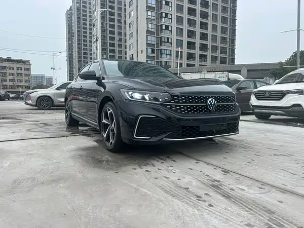 Volkswagen Passat 2023