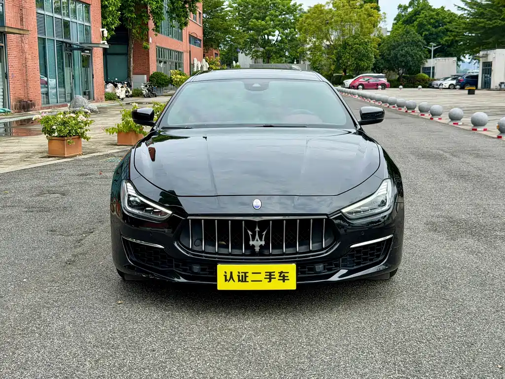 Maserati Ghibli 2019 — фото 8