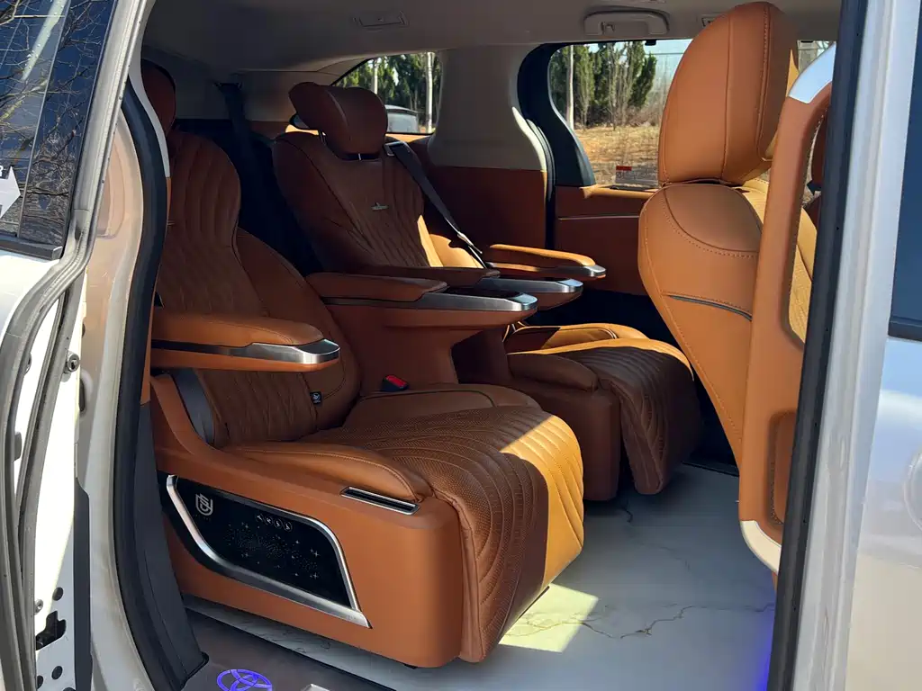 Toyota Sienna 2024 — фото 10