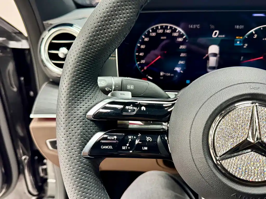 Mercedes-Benz E-Class 2023 — фото 37