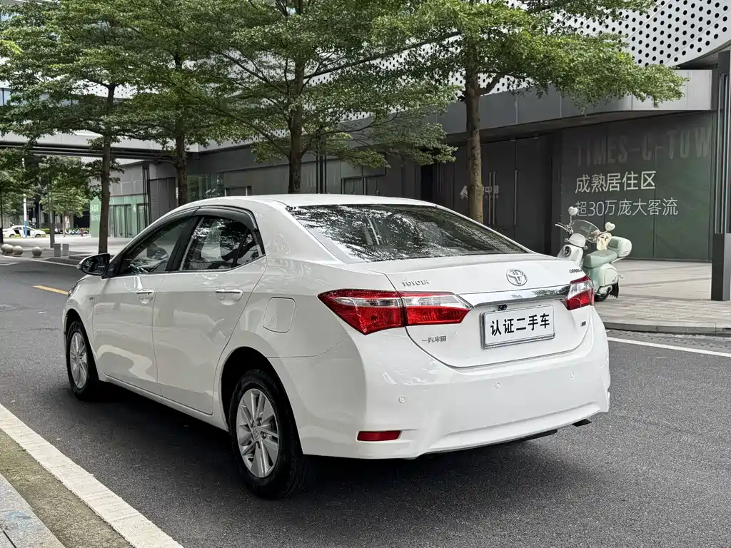 Toyota Corolla 2015 — фото 13