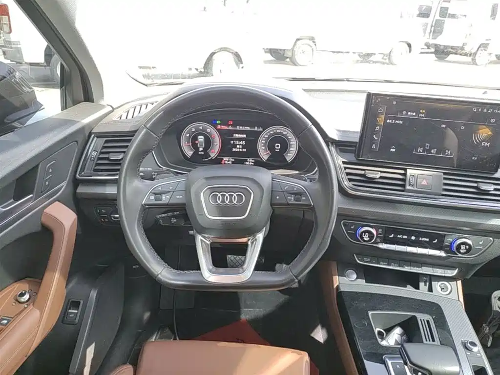 Audi Q5L 2022 — фото 11