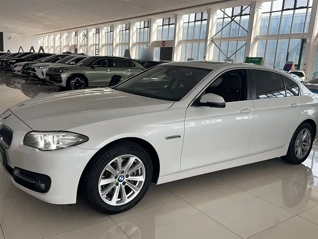BMW 5 Series 2016 — фото 4