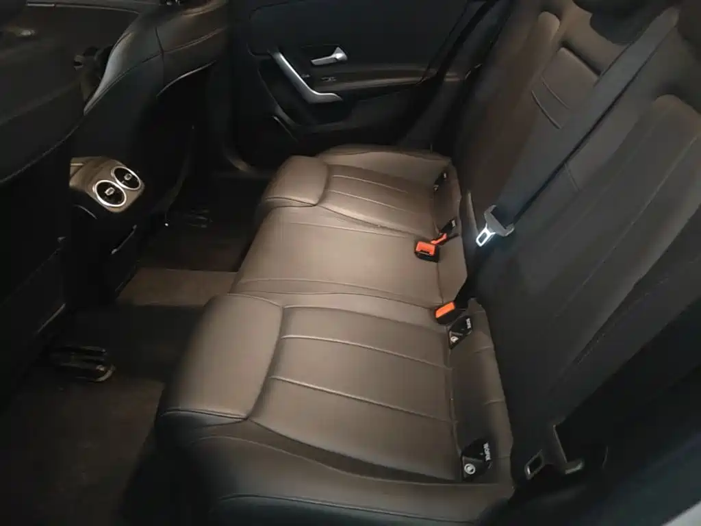 Mercedes-Benz A-Class 2020 — фото 17