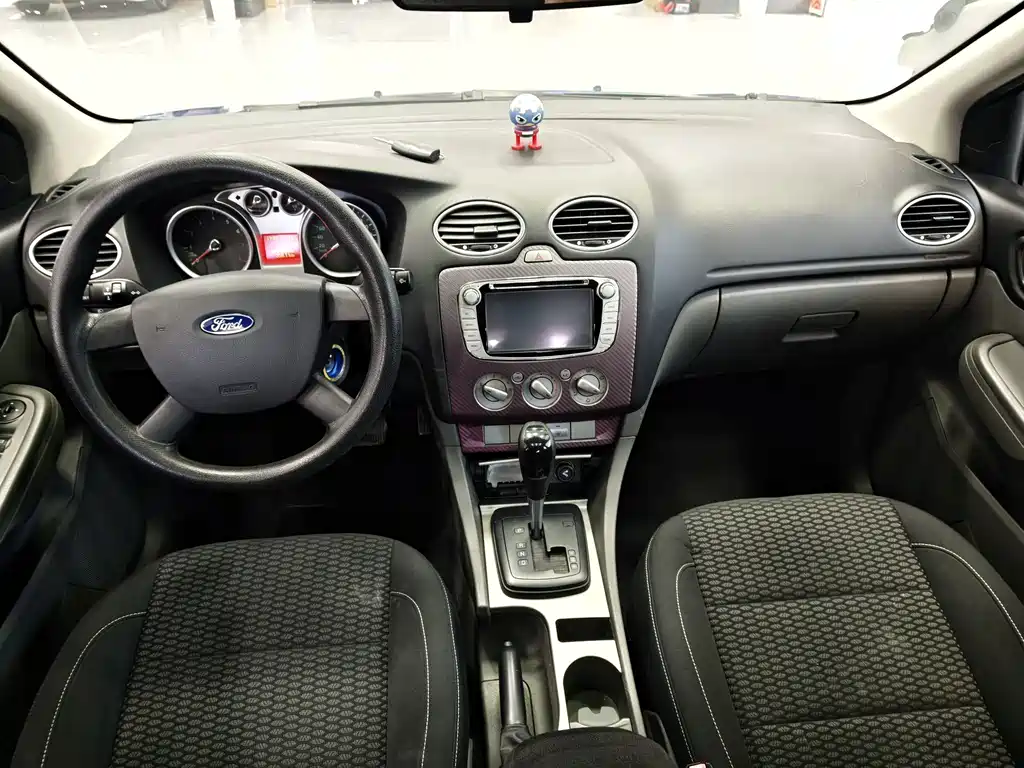 Ford Focus 2014 — фото 13