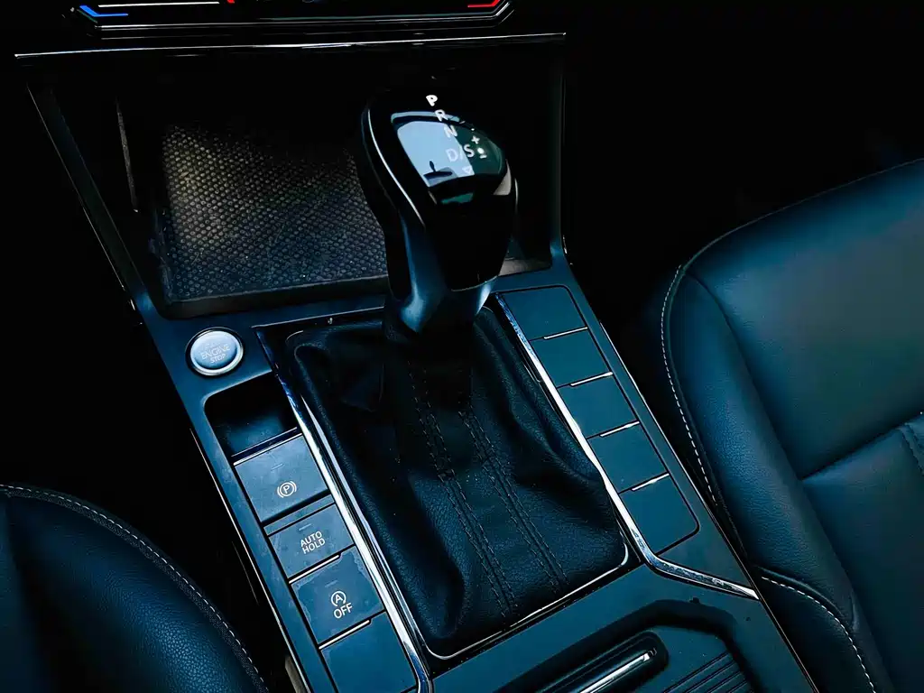 Volkswagen Passat 2023 — фото 13