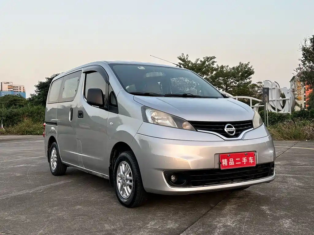 Nissan NV200 2013 — фото 3