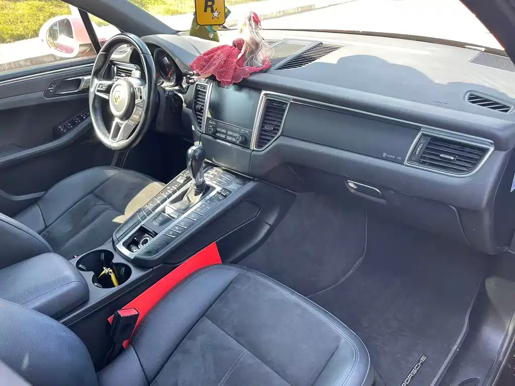 Porsche Macan 2018 — фото 14