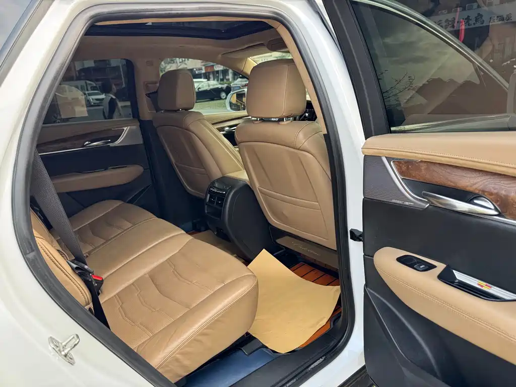 Cadillac XT5 2020 — фото 14