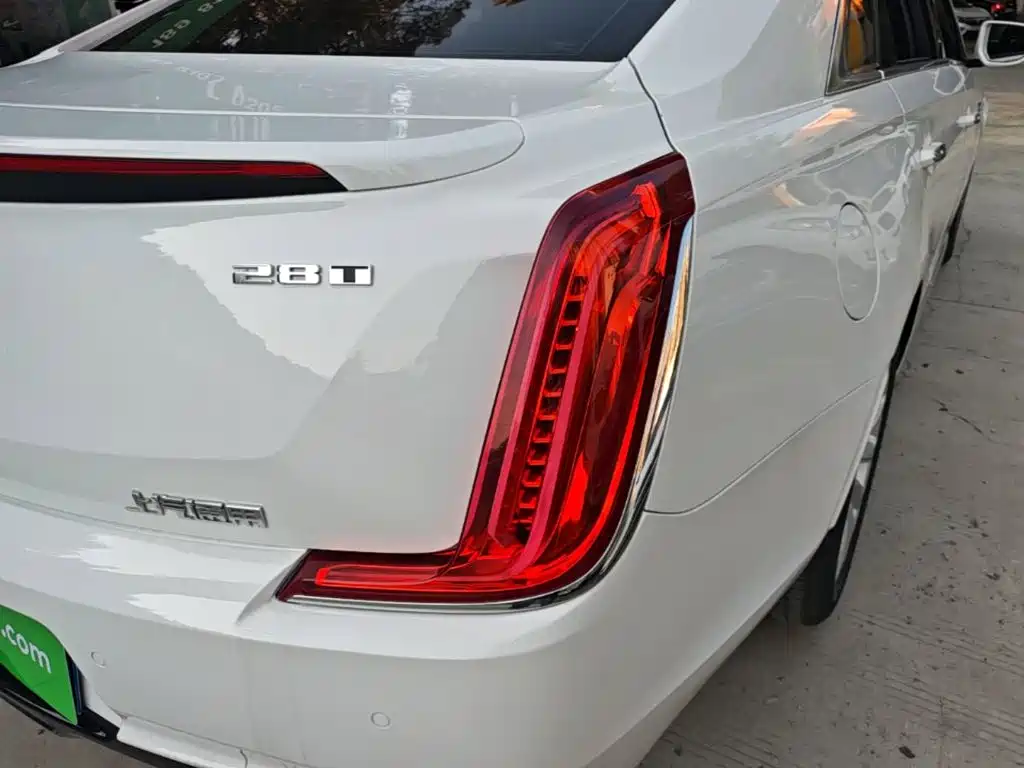 Cadillac XTS 2018 — фото 8