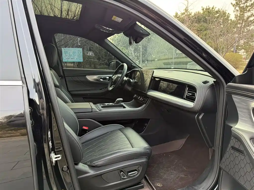 GAC Motor Trumpchi GS8 2023 — фото 19