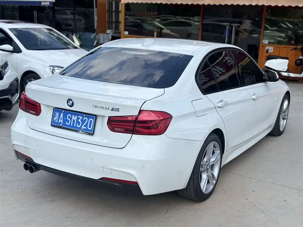 BMW 3 Series 2017 — фото 9
