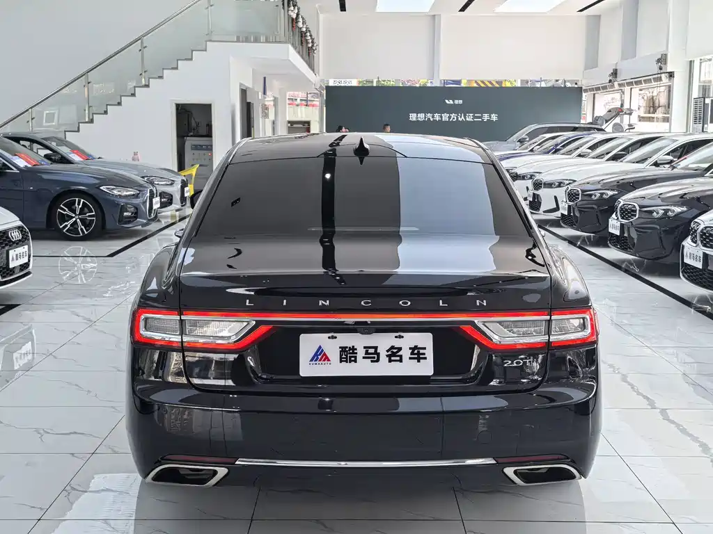 Lincoln Continental 2018 — фото 14