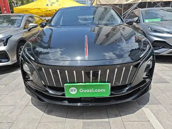 Hongqi E-QM5 2022