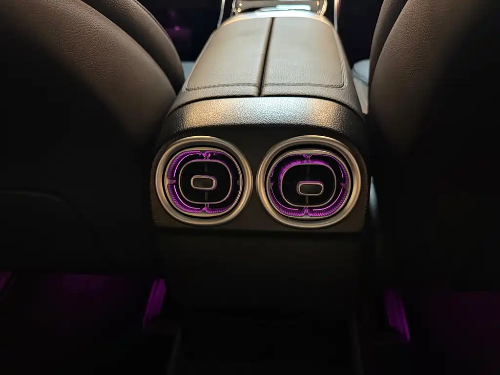Mercedes-Benz C-Class 2025 — фото 16