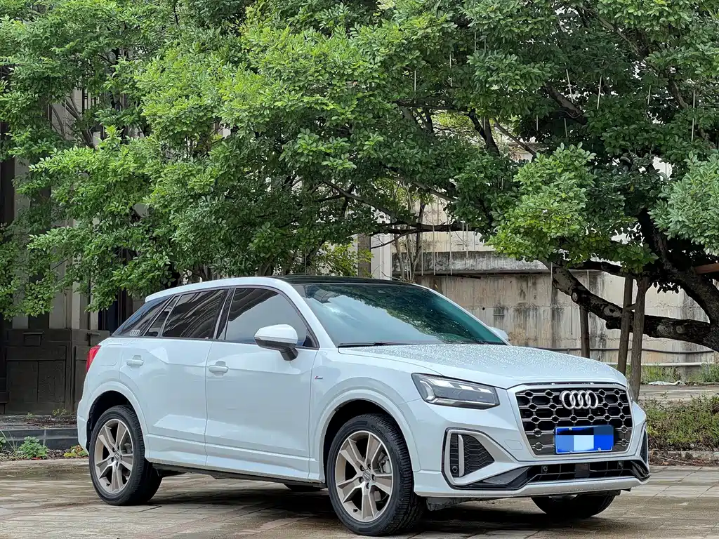 Audi Q2L 2022 — фото 3