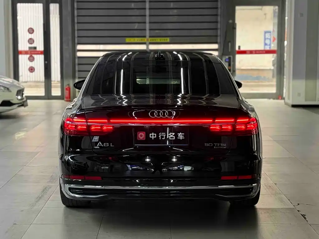 Audi A8 2023 — фото 19