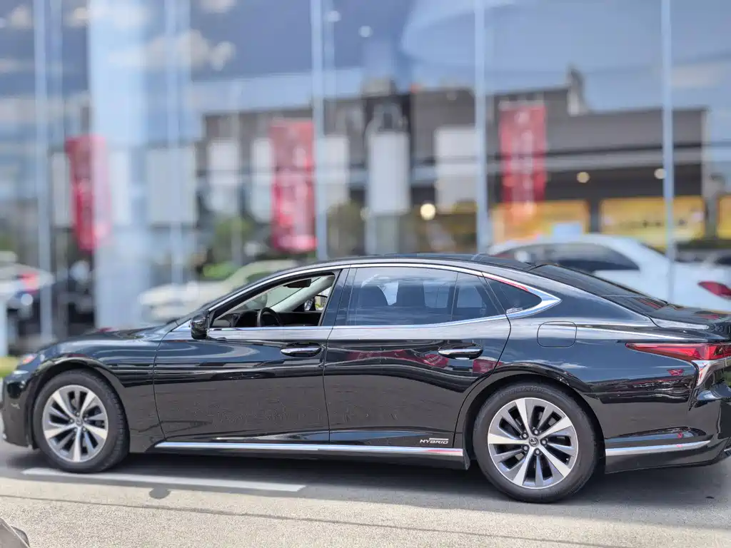 Lexus LS 2020 — фото 15