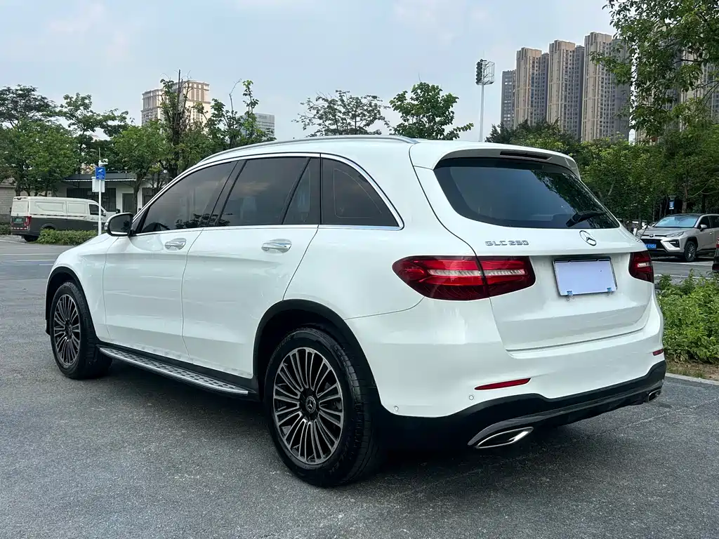 Mercedes-Benz GLC 2018 — фото 14
