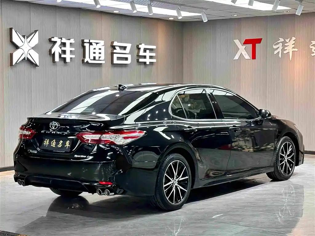 Toyota Camry 2022 — фото 9