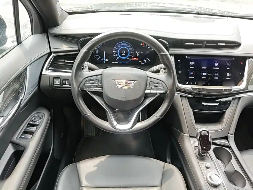 Cadillac XT6 2024 — фото 17