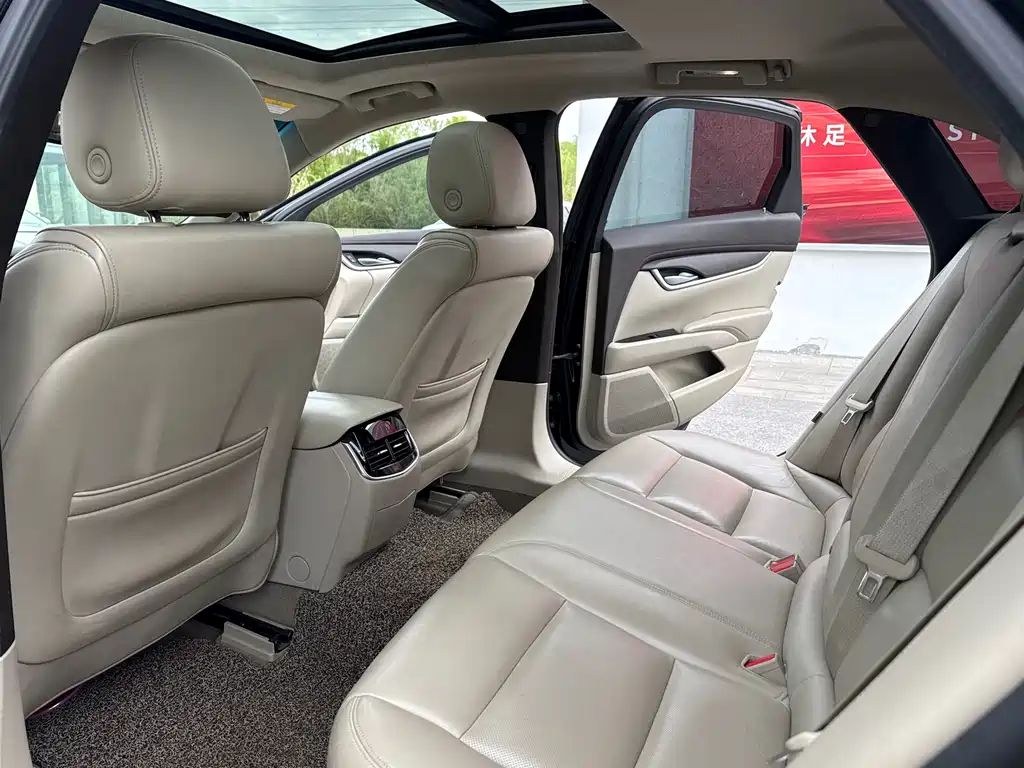 Cadillac XTS 2016 — фото 10