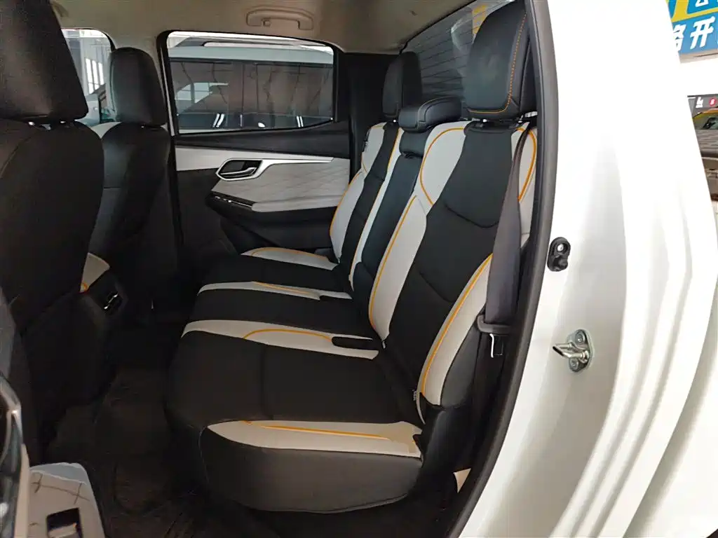 Isuzu D-MAX 2023 — фото 17