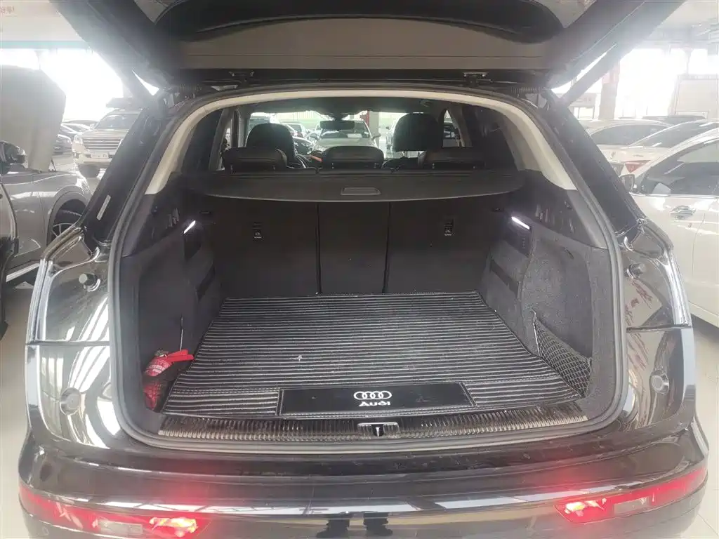 Audi Q5L 2021 — фото 19