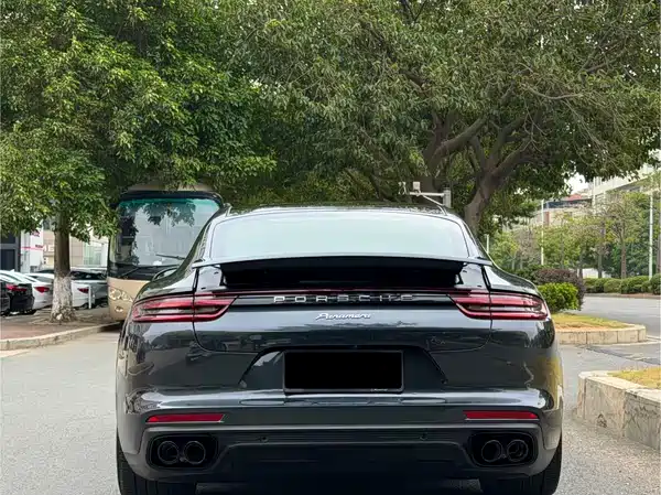 Porsche Panamera 2019