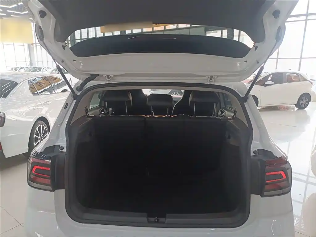 Volkswagen T-Cross 2024 — фото 15