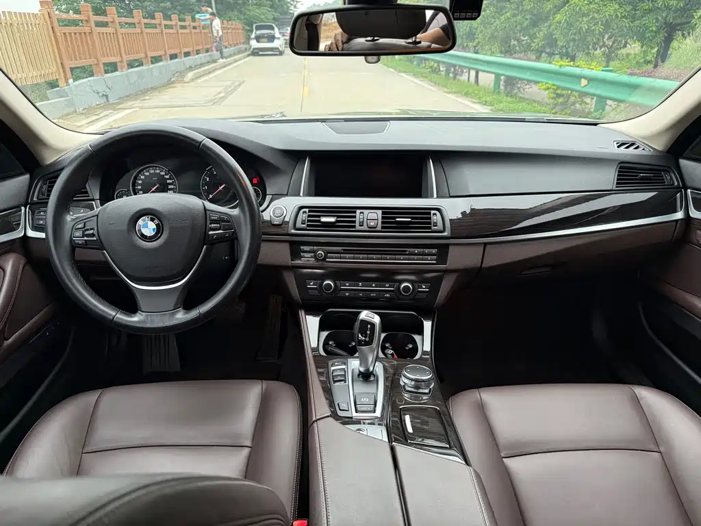 BMW 5 Series 2015 — фото 5