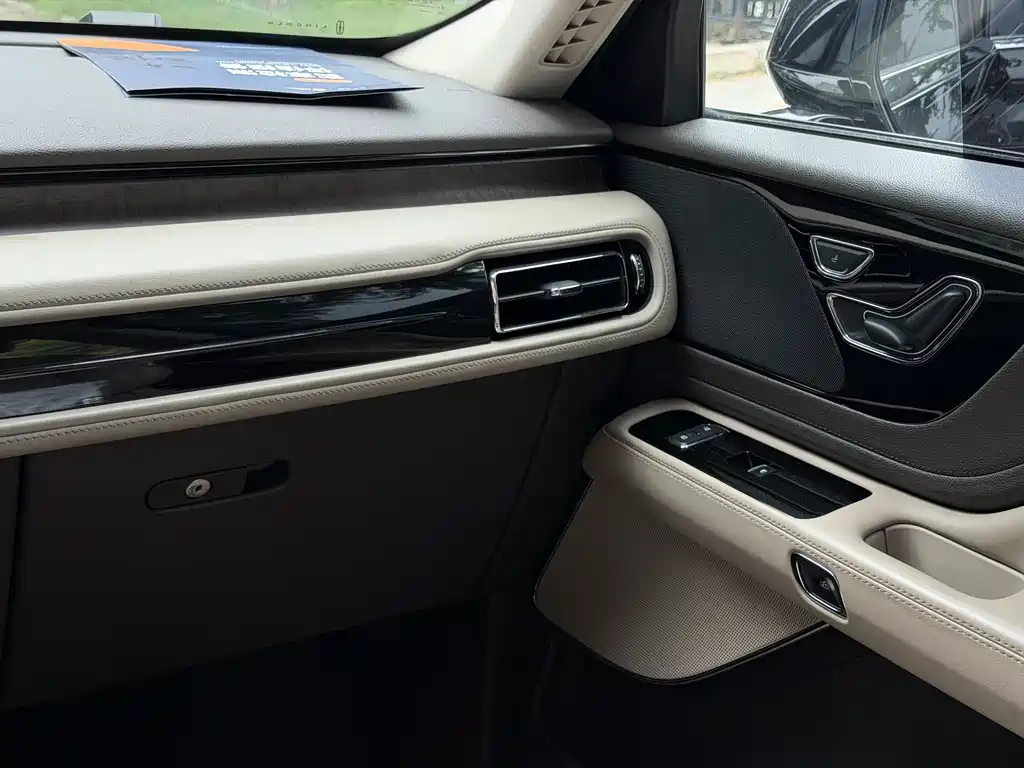 Lincoln Aviator 2020 — фото 17