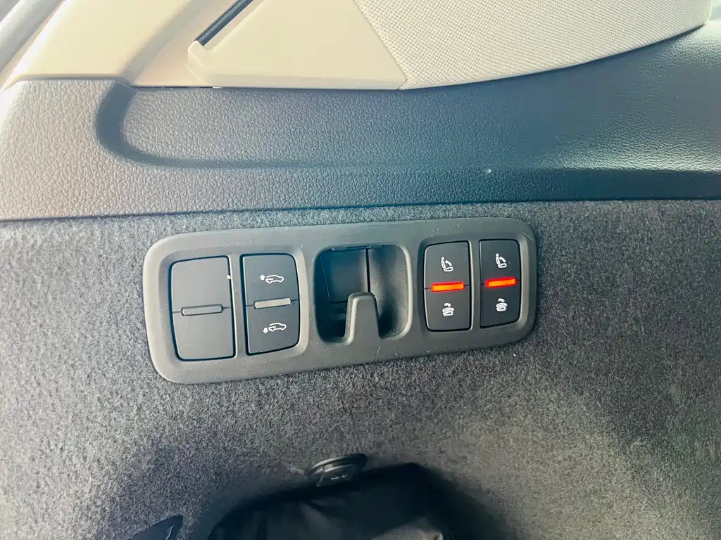 Audi Q7 2023 — фото 25