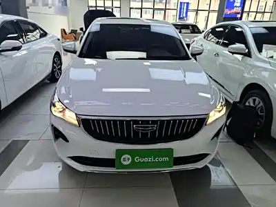 Geely Emgrand 2022