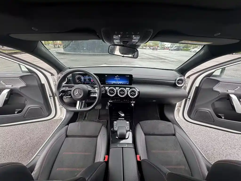 Mercedes-Benz A-Class 2023 — фото 14