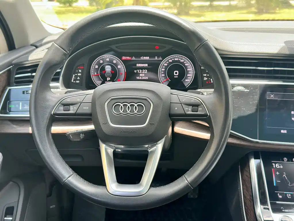Audi Q7 2024 — фото 18