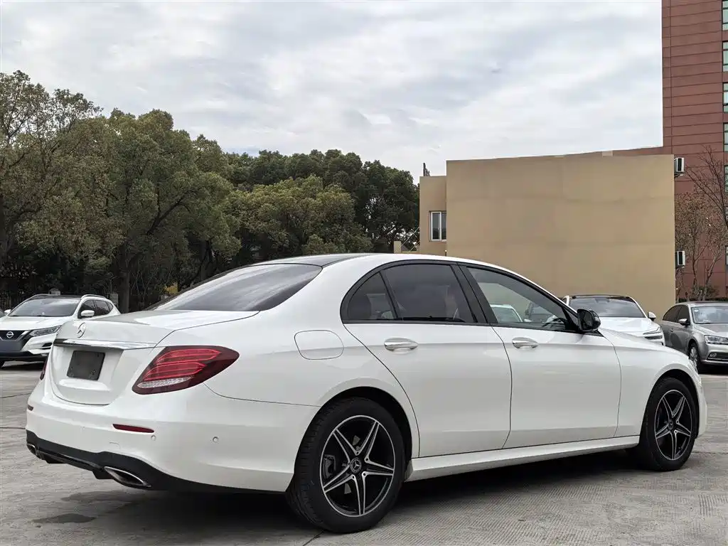 Mercedes-Benz E-Class 2020 — фото 24