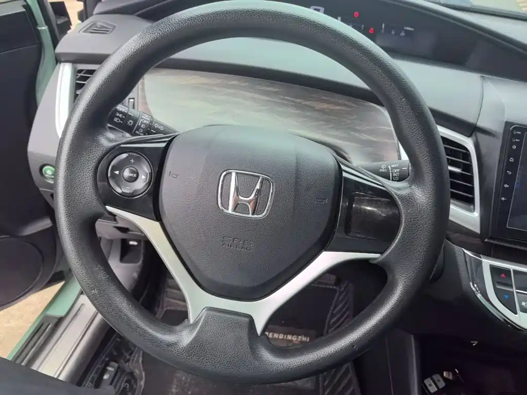 Honda Jade 2017 — фото 11
