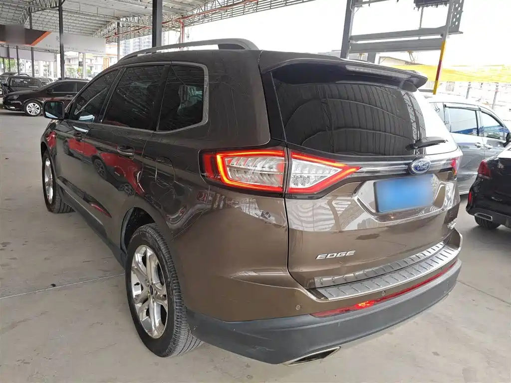 Ford Edge 2016 — фото 23