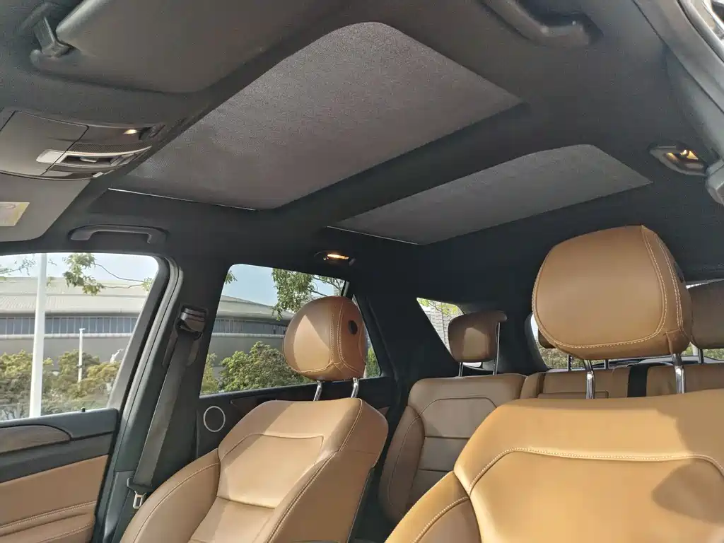 Mercedes-Benz GLE 2017 — фото 15