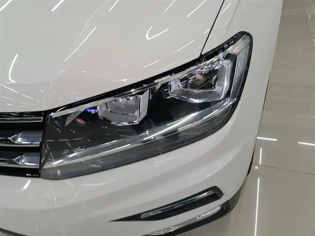 Volkswagen Tiguan L 2020 — фото 24