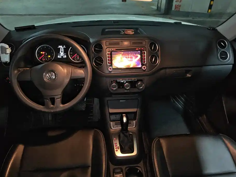 Volkswagen Tiguan 2016 — фото 12