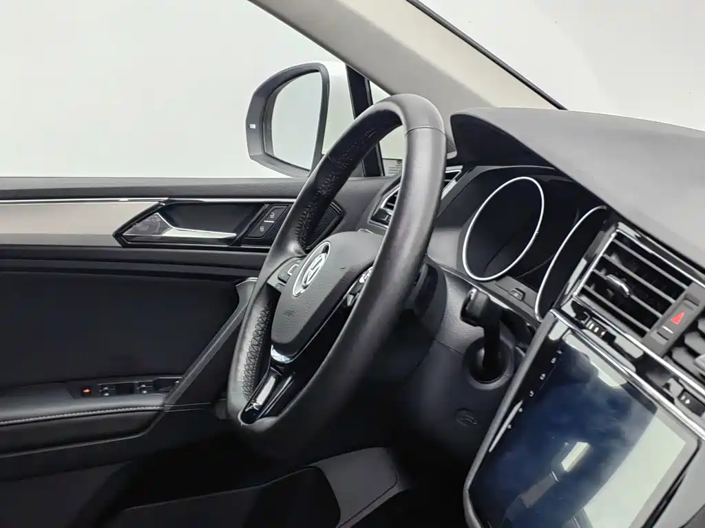 Volkswagen Tiguan L 2019 — фото 22