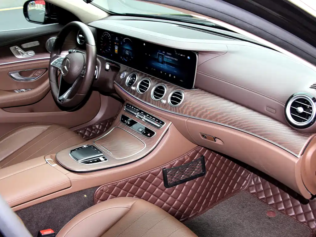 Mercedes-Benz E-Class 2021 — фото 11