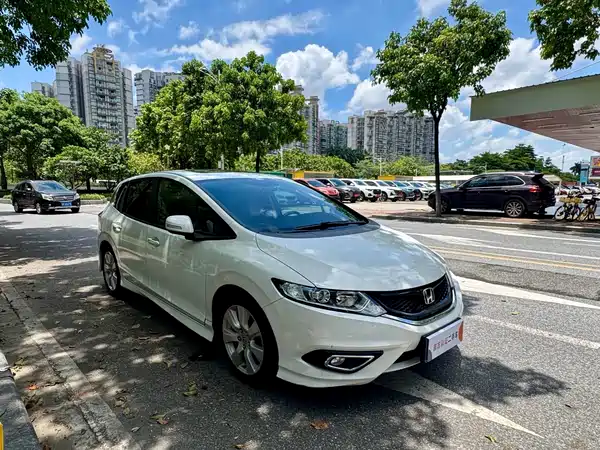 Honda Jade 2017